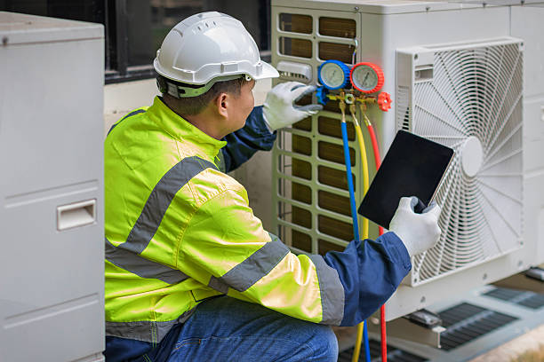 Professional Hvac technician working in Saint Paul, IN